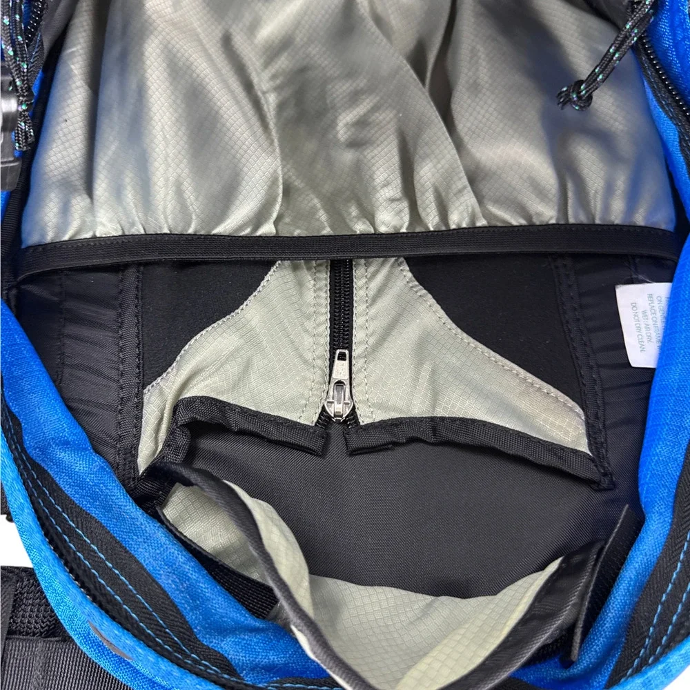 Kelty Blanca 2000 Backpack Blue Black Hiking Techwear Gorpcore Daypack Cover